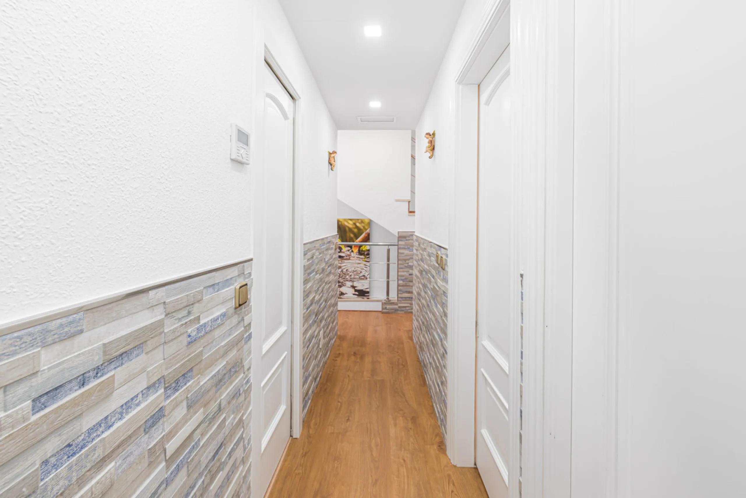 Stunning Modern Duplex with Tourist License — Proven High Yield Investment