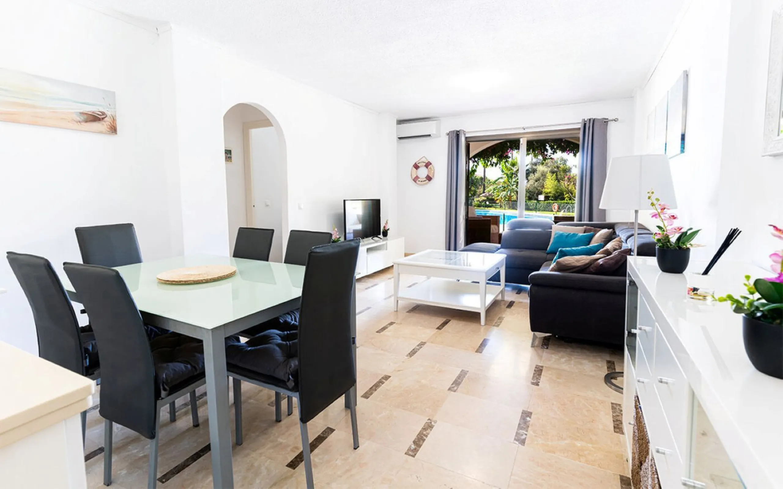 Apartment - Ground Floor Apartment в продаже в Mijas, Málaga. В доме 2 спален и 1 ванных комнат. Площадь дома 77 м²
