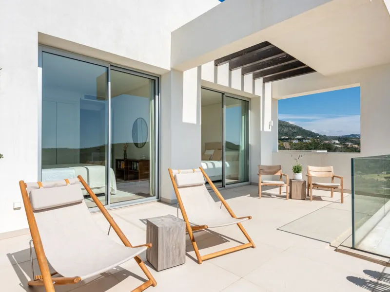 Apartment - Penthouse Duplex в продаже в Benahavís, Málaga. В доме 4 спален и 3 ванных комнат. Площадь дома 142 м²