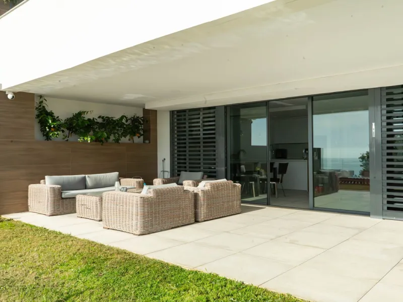 Absolutely stunning, spacious, bright and totally  luxurious   apartment with private garden and pool, enjoying panoramic seaviews.