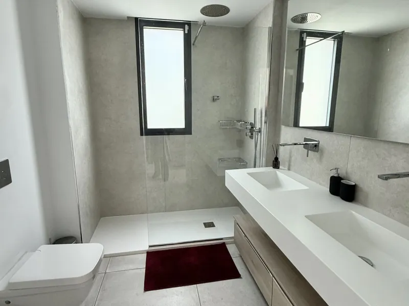 Absolutely stunning, spacious, bright and totally  luxurious   apartment with private garden and pool, enjoying panoramic seaviews.