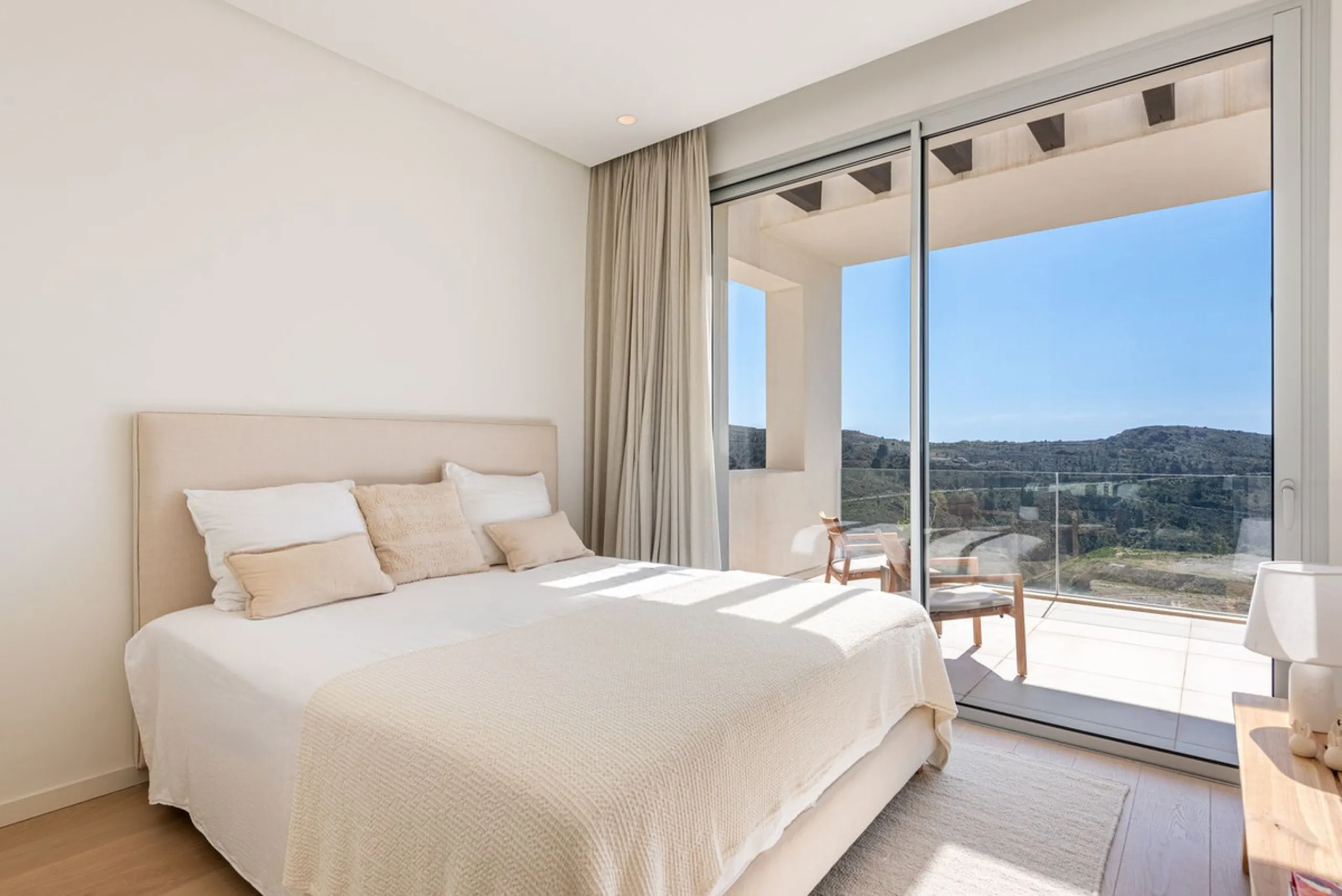 Apartment - Penthouse Duplex в продаже в Benahavís, Málaga. В доме 4 спален и 3 ванных комнат. Площадь дома 142 м²