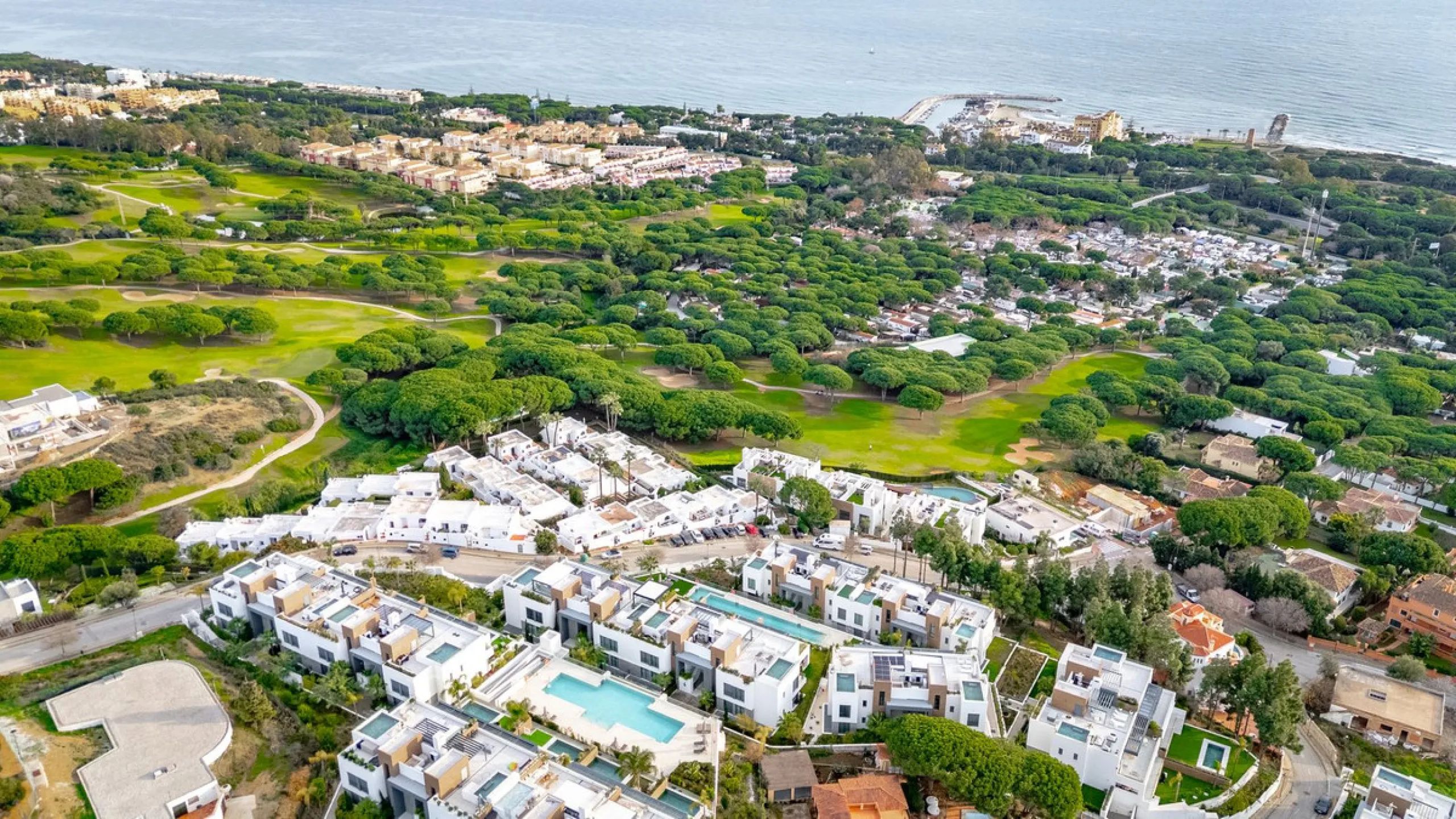 Absolutely stunning, spacious, bright and totally  luxurious   apartment with private garden and pool, enjoying panoramic seaviews.