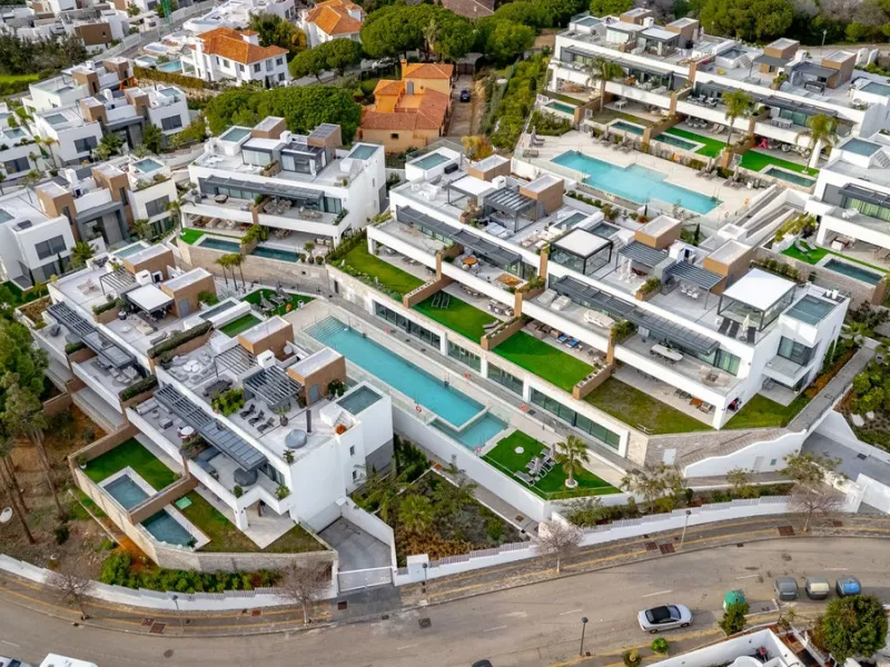 Absolutely stunning, spacious, bright and totally  luxurious   apartment with private garden and pool, enjoying panoramic seaviews.