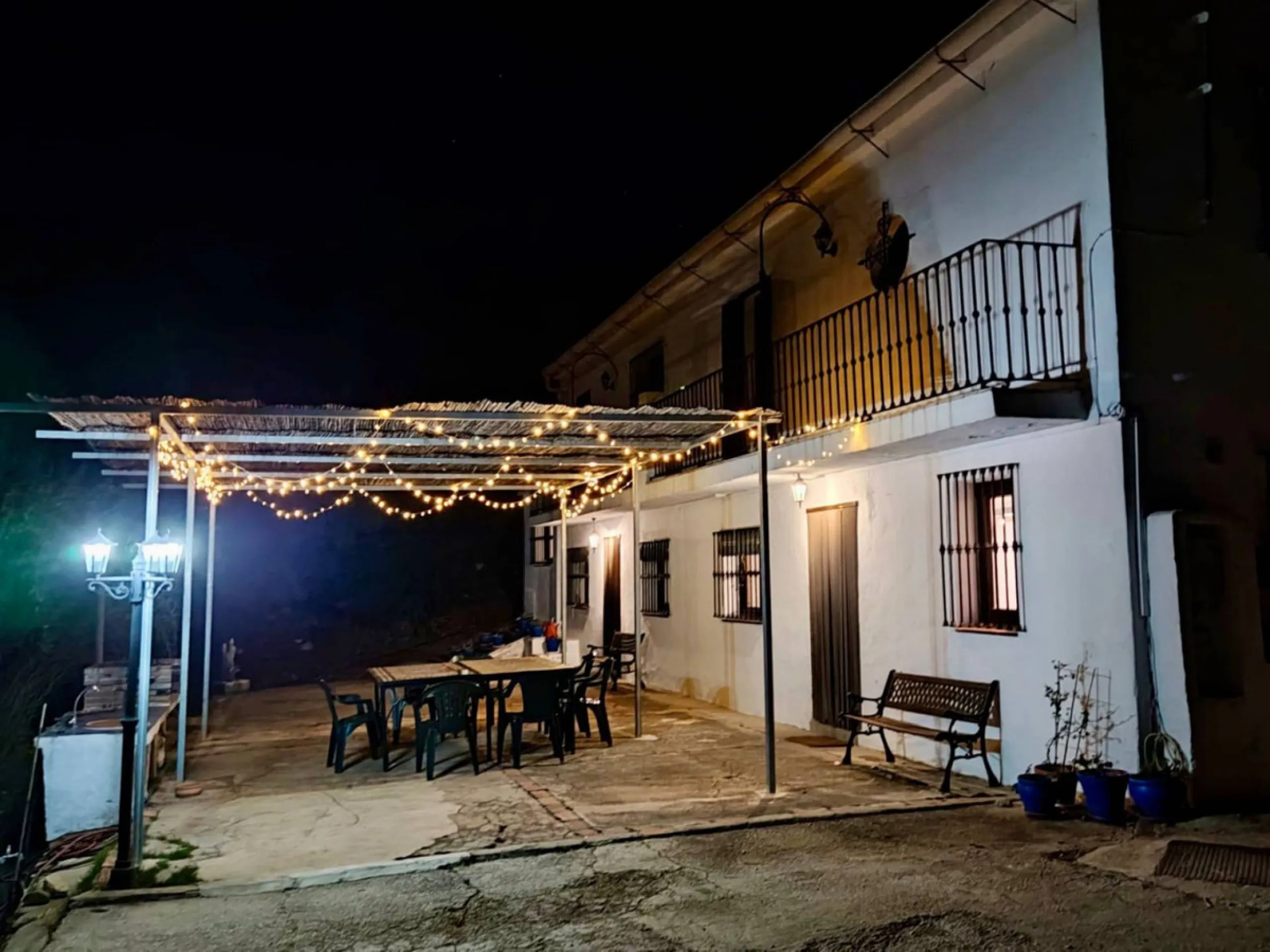 P> Exceptional and rare property just 27 km from the beaches of the  Costa del Sol. An ideal estate for equestrians, featuring a stable block, a spacious farmhouse , a cosy guest casita, and an additional building suitable for conversion into further acco