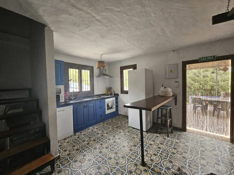 P> Exceptional and rare property just 27 km from the beaches of the  Costa del Sol. An ideal estate for equestrians, featuring a stable block, a spacious farmhouse , a cosy guest casita, and an additional building suitable for conversion into further acco