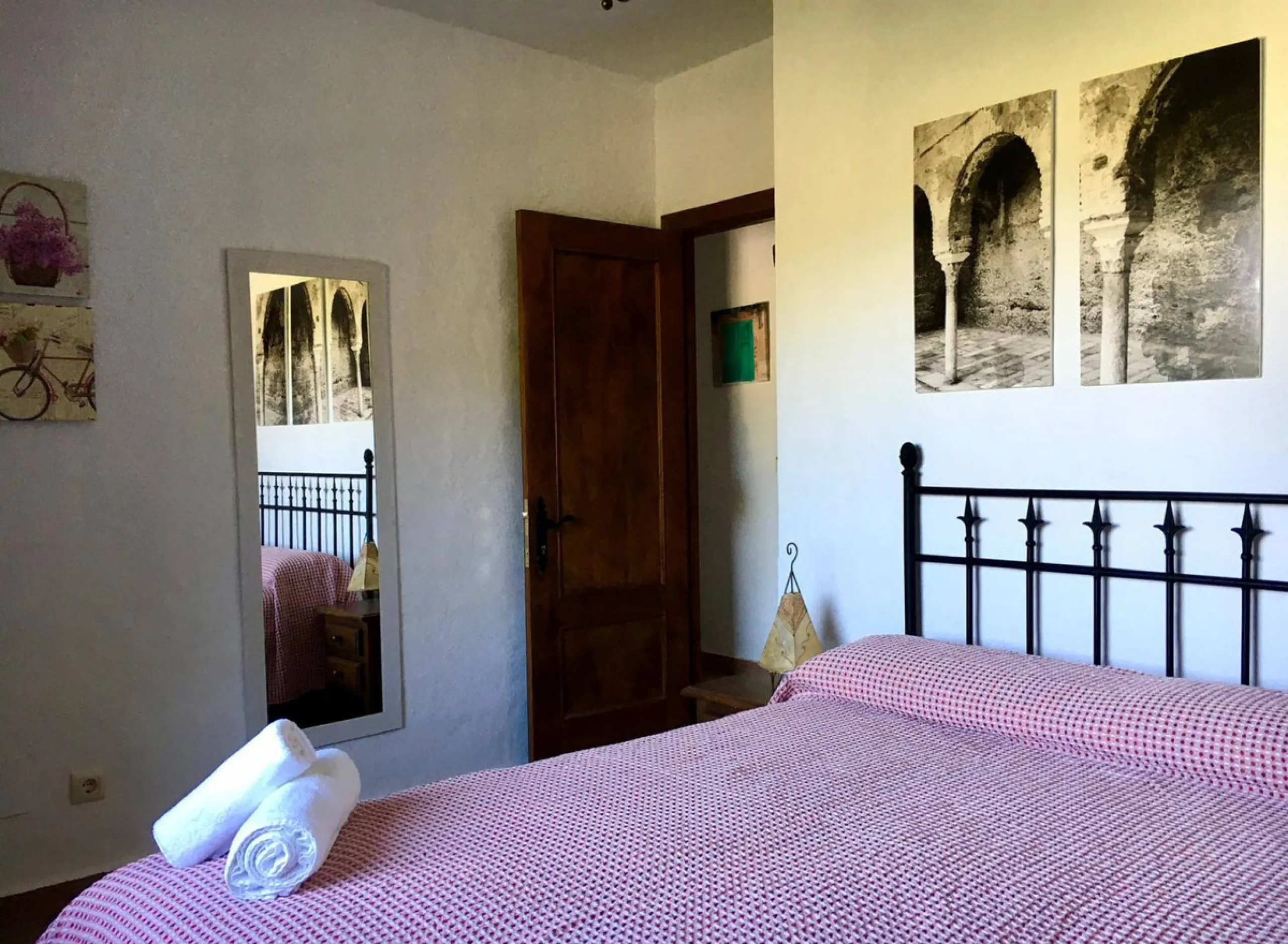 P> Exceptional and rare property just 27 km from the beaches of the  Costa del Sol. An ideal estate for equestrians, featuring a stable block, a spacious farmhouse , a cosy guest casita, and an additional building suitable for conversion into further acco