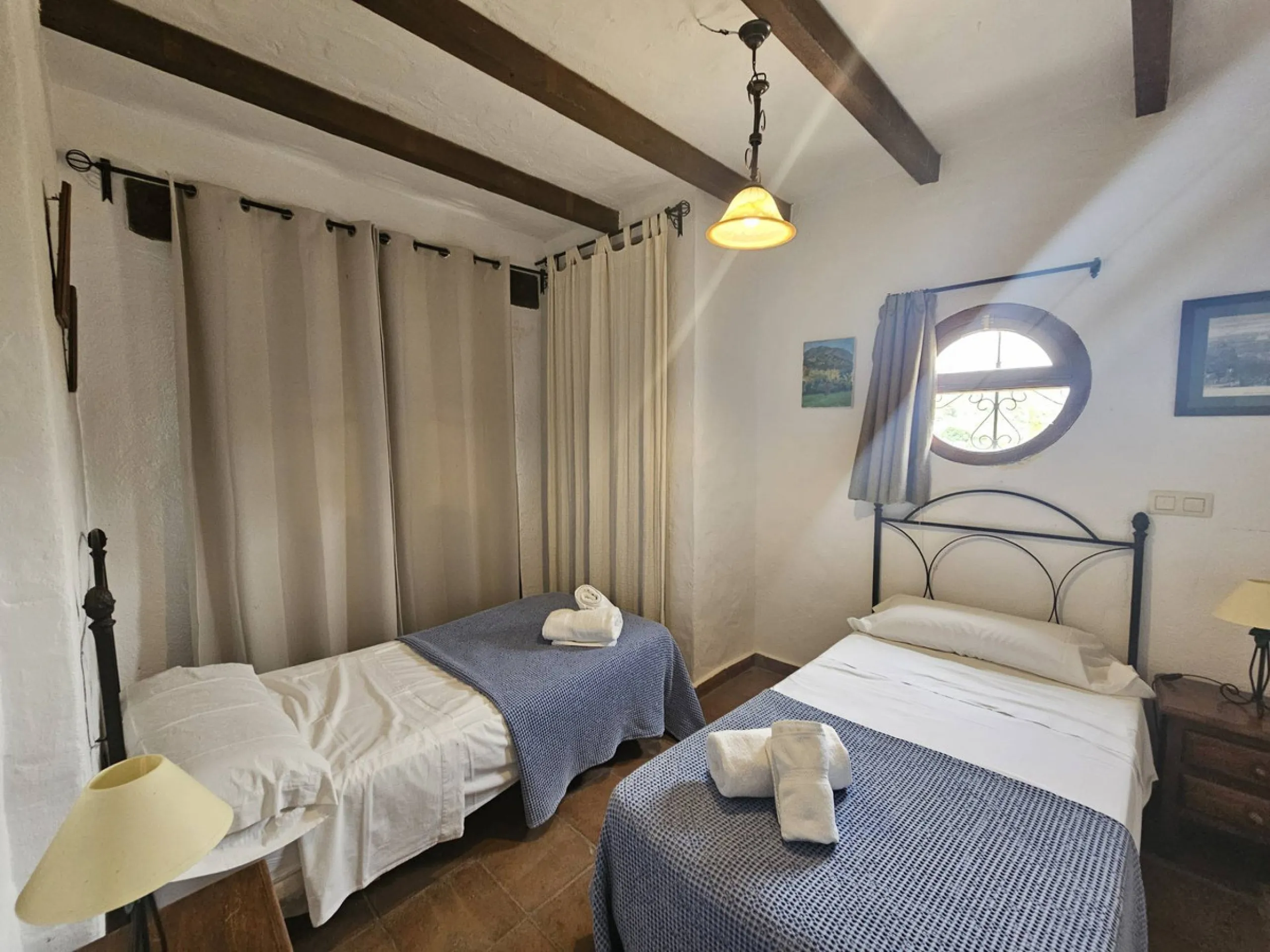 P> Exceptional and rare property just 27 km from the beaches of the  Costa del Sol. An ideal estate for equestrians, featuring a stable block, a spacious farmhouse , a cosy guest casita, and an additional building suitable for conversion into further acco