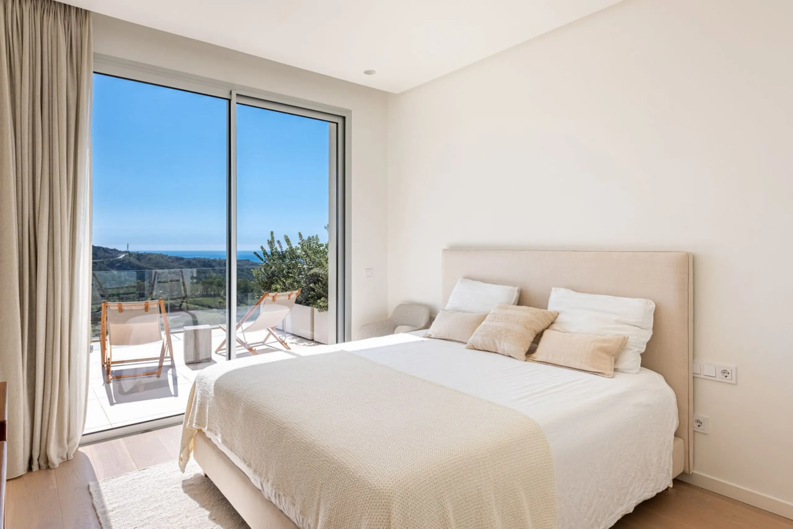 Apartment - Penthouse Duplex в продаже в Benahavís, Málaga. В доме 4 спален и 3 ванных комнат. Площадь дома 142 м²