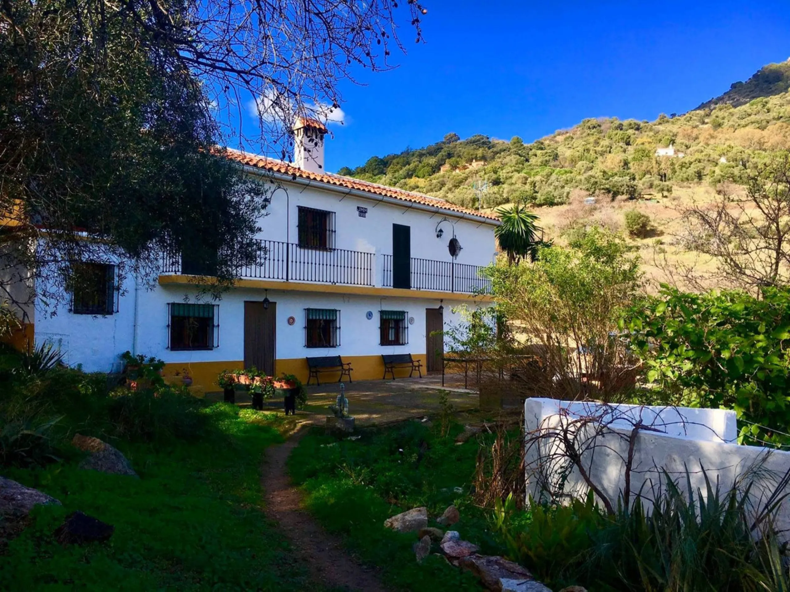 P> Exceptional and rare property just 27 km from the beaches of the  Costa del Sol. An ideal estate for equestrians, featuring a stable block, a spacious farmhouse , a cosy guest casita, and an additional building suitable for conversion into further acco