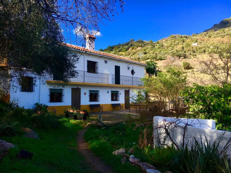 P> Exceptional and rare property just 27 km from the beaches of the  Costa del Sol. An ideal estate for equestrians, featuring a stable block, a spacious farmhouse , a cosy guest casita, and an additional building suitable for conversion into further acco