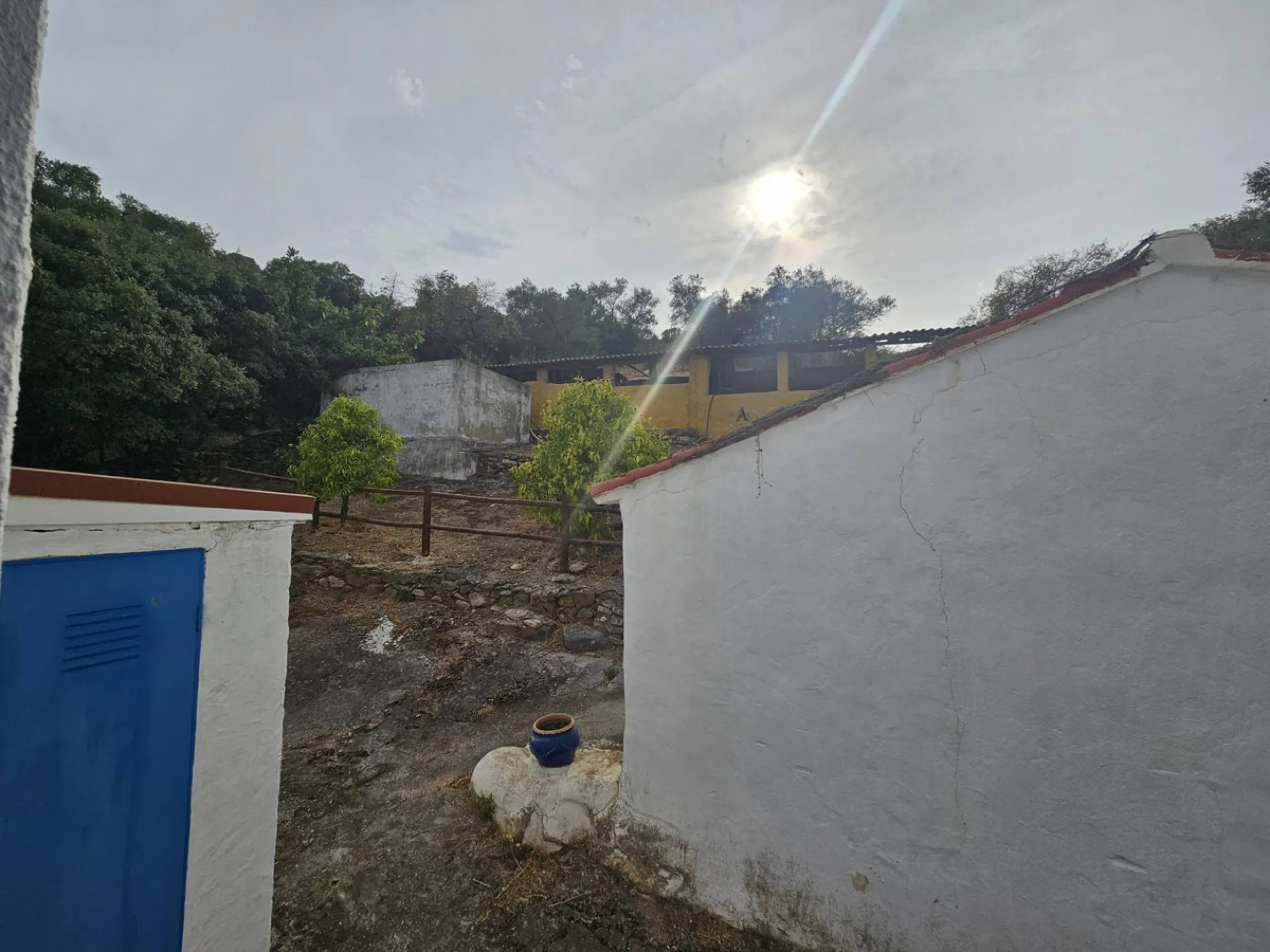 P> Exceptional and rare property just 27 km from the beaches of the  Costa del Sol. An ideal estate for equestrians, featuring a stable block, a spacious farmhouse , a cosy guest casita, and an additional building suitable for conversion into further acco