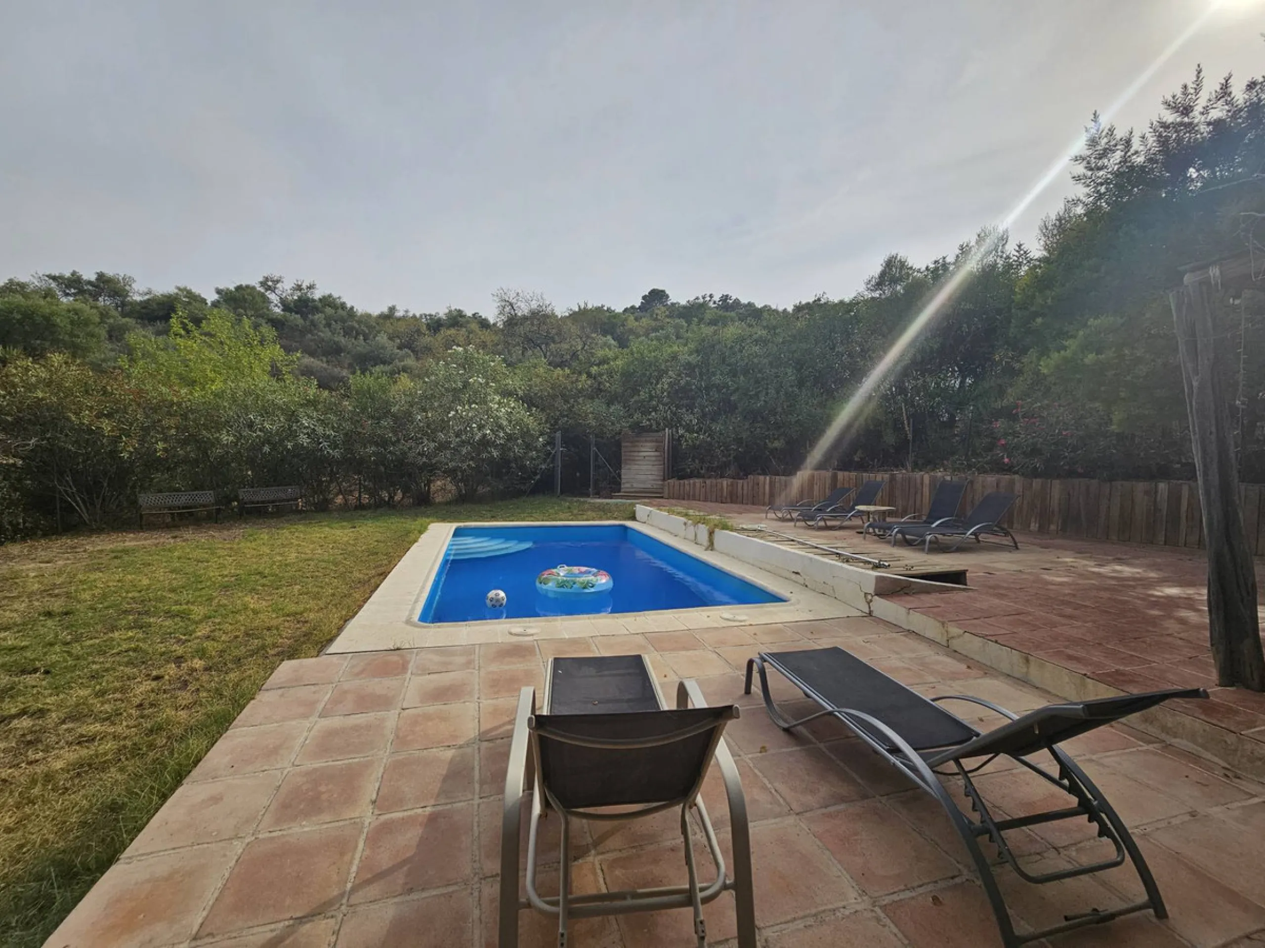 P> Exceptional and rare property just 27 km from the beaches of the  Costa del Sol. An ideal estate for equestrians, featuring a stable block, a spacious farmhouse , a cosy guest casita, and an additional building suitable for conversion into further acco