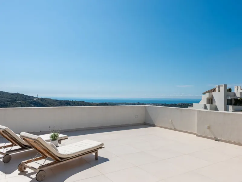 Apartment - Penthouse Duplex в продаже в Benahavís, Málaga. В доме 4 спален и 3 ванных комнат. Площадь дома 142 м²