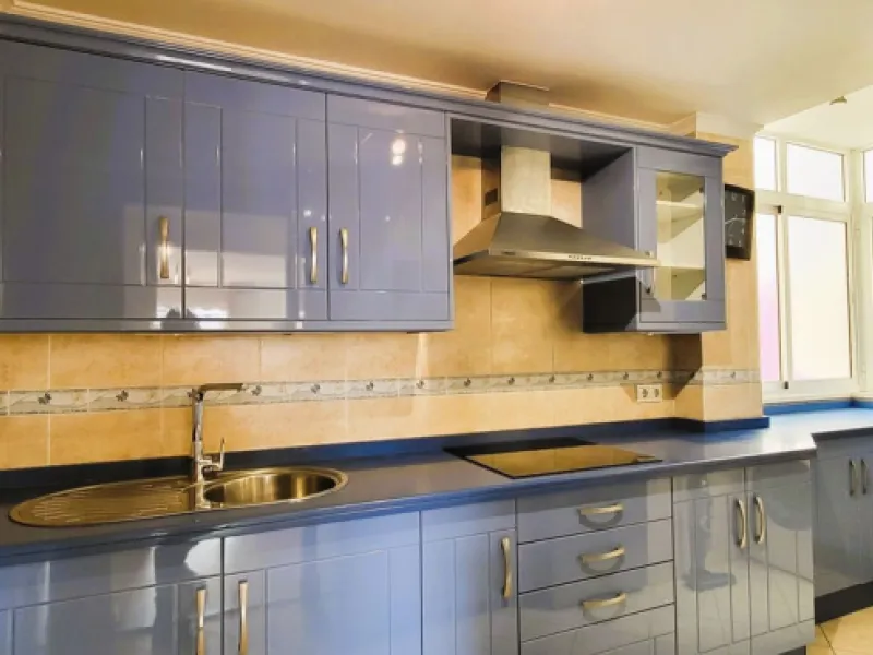 APARTMENT IS RENTED LONG TERM. THE APARTMENT IS SOLD WITH THE RENTAL CONTRACT.