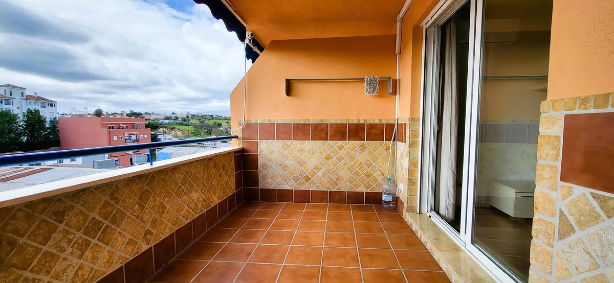 APARTMENT IS RENTED LONG TERM. THE APARTMENT IS SOLD WITH THE RENTAL CONTRACT.
