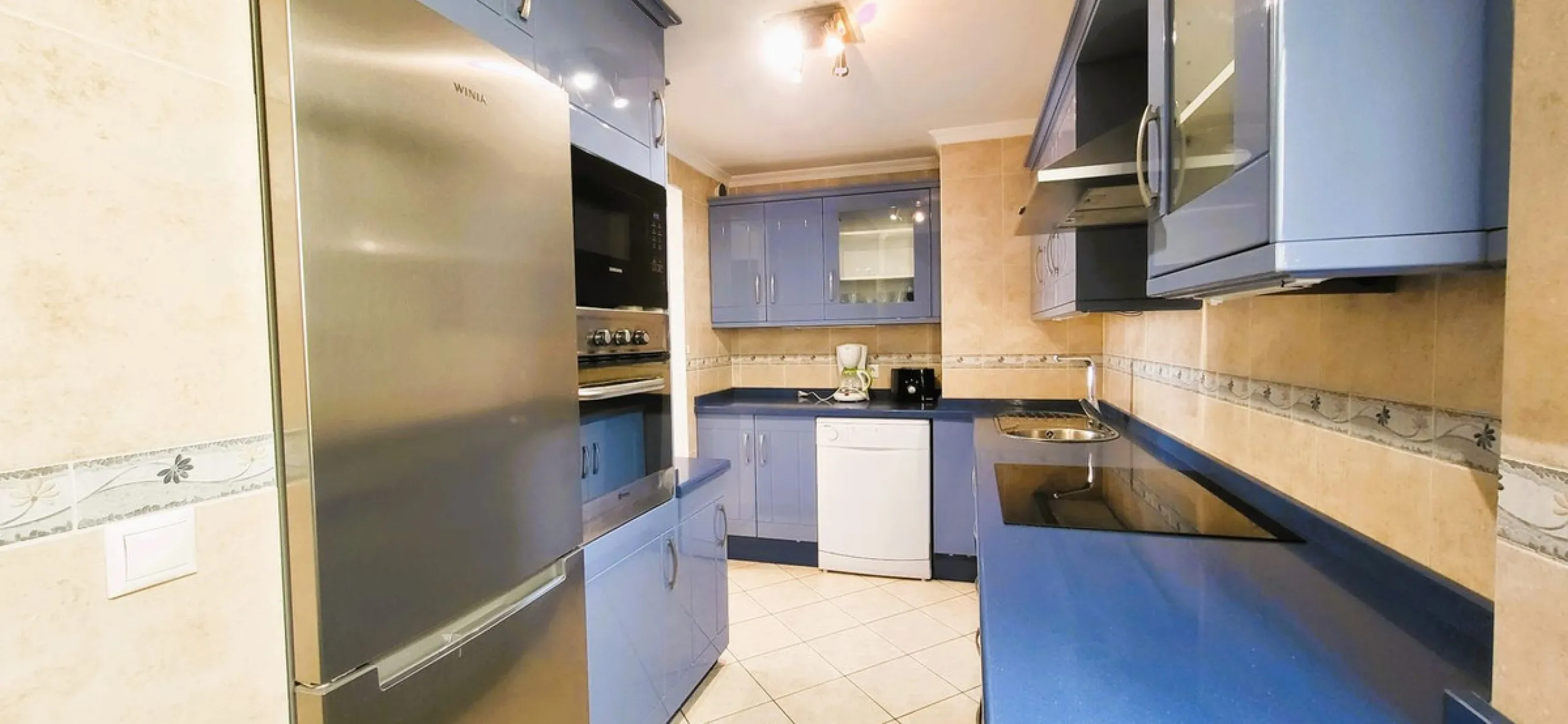 APARTMENT IS RENTED LONG TERM. THE APARTMENT IS SOLD WITH THE RENTAL CONTRACT.