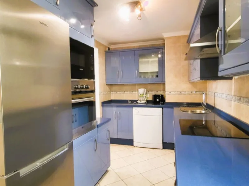 APARTMENT IS RENTED LONG TERM. THE APARTMENT IS SOLD WITH THE RENTAL CONTRACT.
