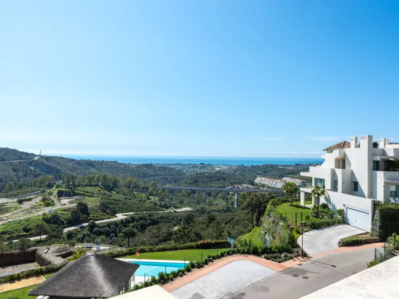 Apartment - Penthouse Duplex в продаже в Benahavís, Málaga. В доме 4 спален и 3 ванных комнат. Площадь дома 142 м²