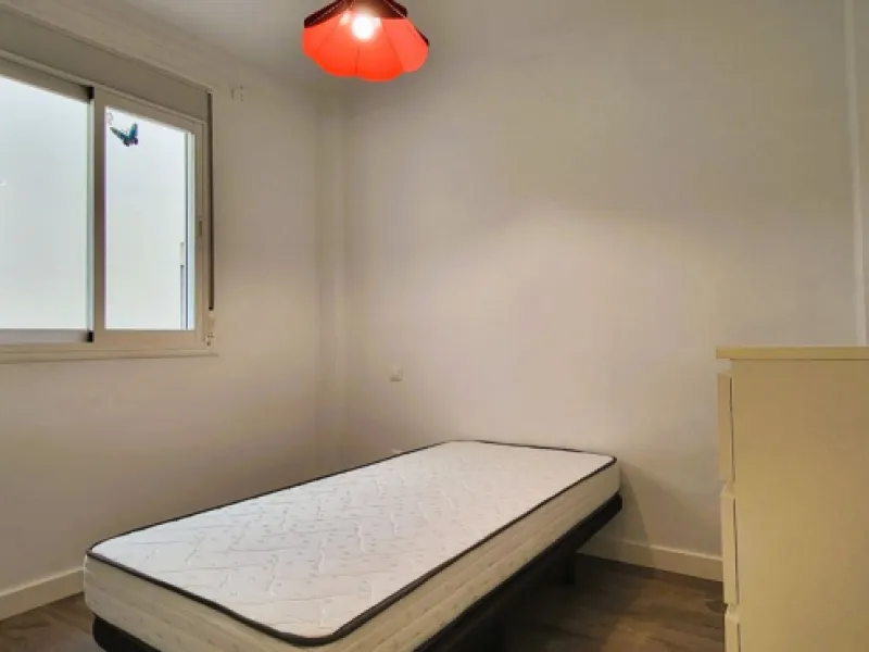 APARTMENT IS RENTED LONG TERM. THE APARTMENT IS SOLD WITH THE RENTAL CONTRACT.