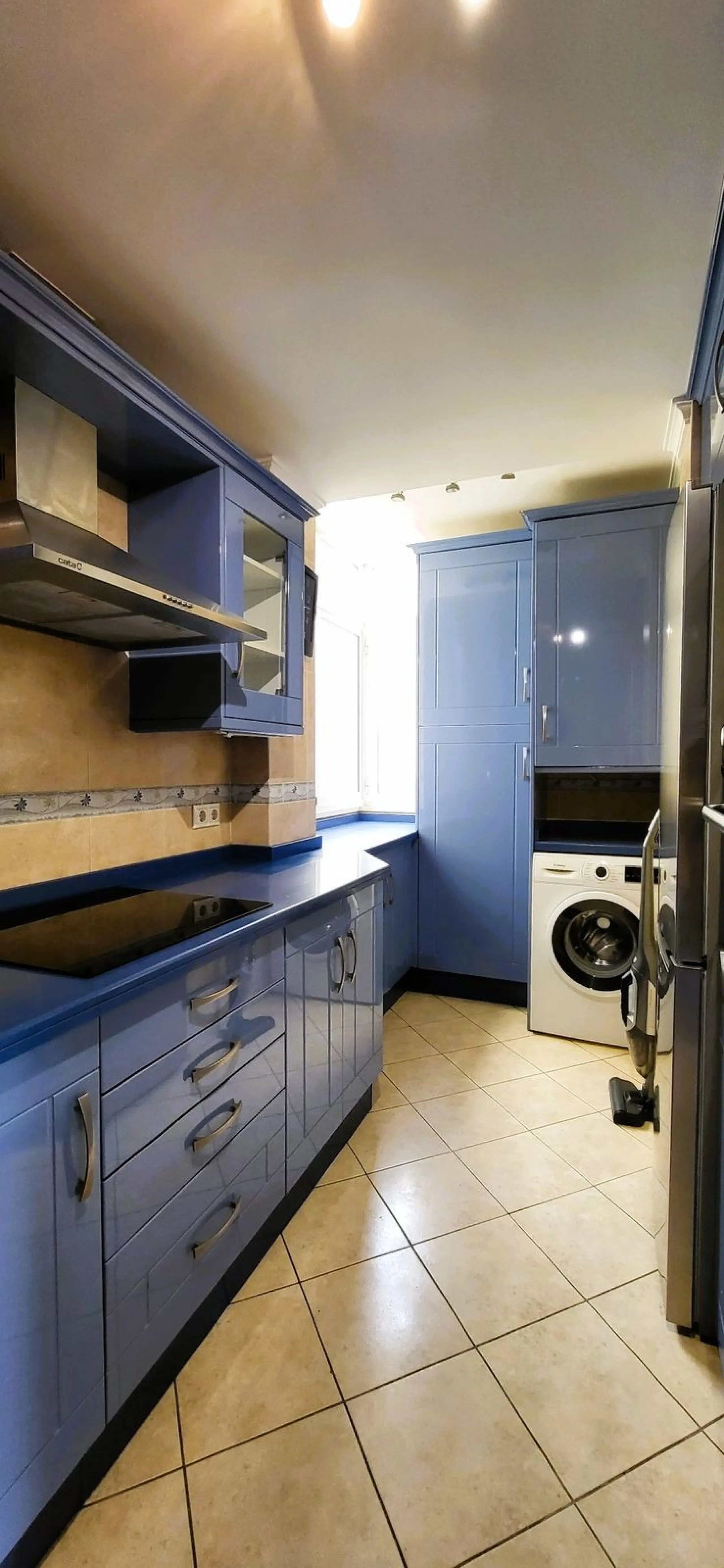 APARTMENT IS RENTED LONG TERM. THE APARTMENT IS SOLD WITH THE RENTAL CONTRACT.