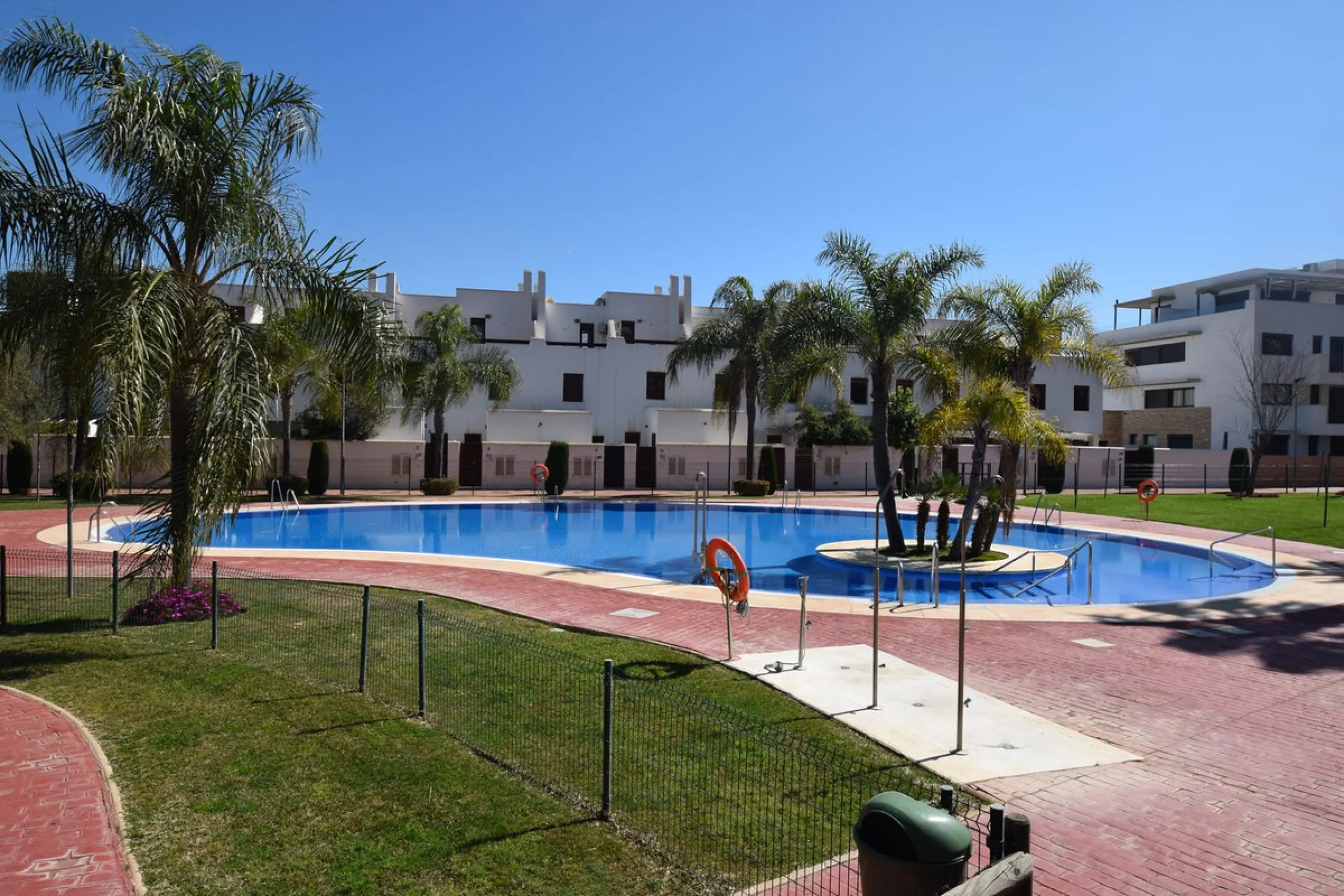 Fantastic, recently built apartment which is perfect for families who want to live in a spacious and comfortable home.  It consists of a generous living-dining room, fully fitted open plan kitchen, equipped with Bosch electrical appliances, 3 bedrooms, 2 