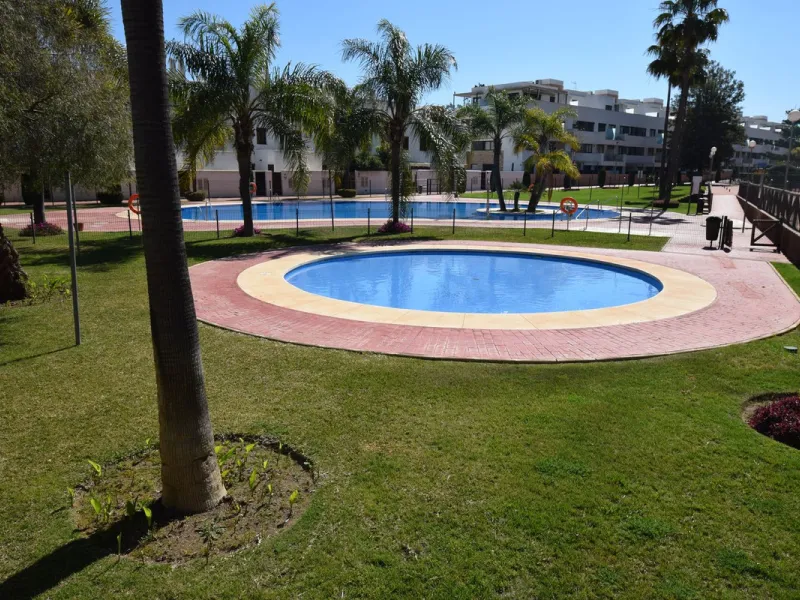 Fantastic, recently built apartment which is perfect for families who want to live in a spacious and comfortable home.  It consists of a generous living-dining room, fully fitted open plan kitchen, equipped with Bosch electrical appliances, 3 bedrooms, 2 
