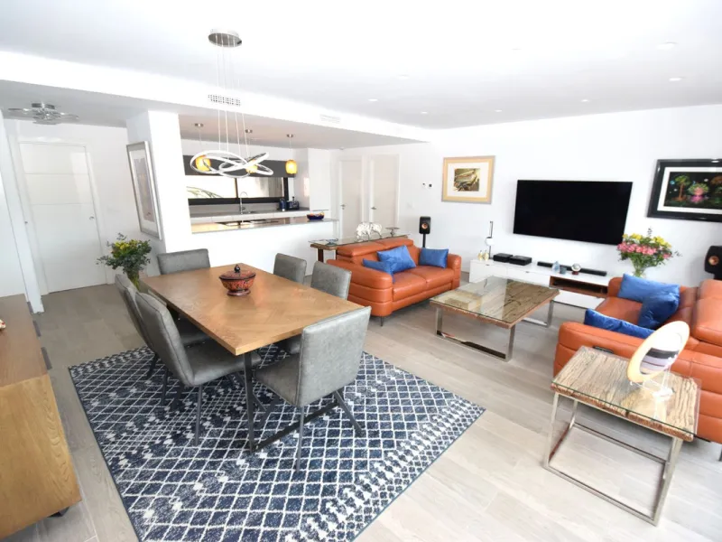 Fantastic, recently built apartment which is perfect for families who want to live in a spacious and comfortable home.  It consists of a generous living-dining room, fully fitted open plan kitchen, equipped with Bosch electrical appliances, 3 bedrooms, 2 