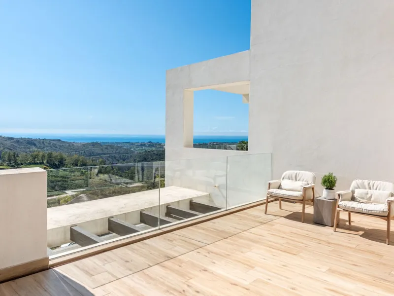Apartment - Penthouse Duplex в продаже в Benahavís, Málaga. В доме 4 спален и 3 ванных комнат. Площадь дома 142 м²