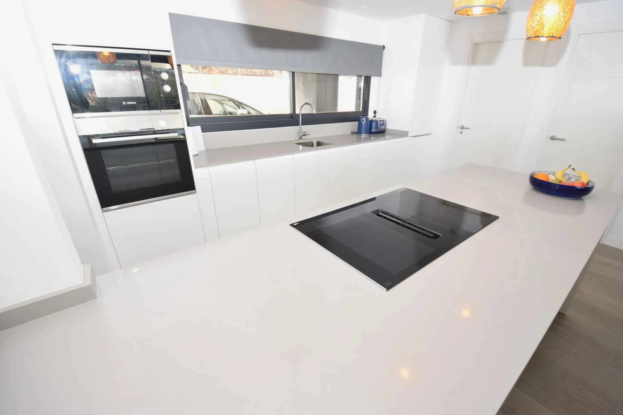 Fantastic, recently built apartment which is perfect for families who want to live in a spacious and comfortable home.  It consists of a generous living-dining room, fully fitted open plan kitchen, equipped with Bosch electrical appliances, 3 bedrooms, 2 