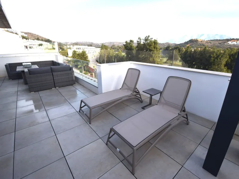 Fantastic, recently built apartment which is perfect for families who want to live in a spacious and comfortable home.  It consists of a generous living-dining room, fully fitted open plan kitchen, equipped with Bosch electrical appliances, 3 bedrooms, 2 