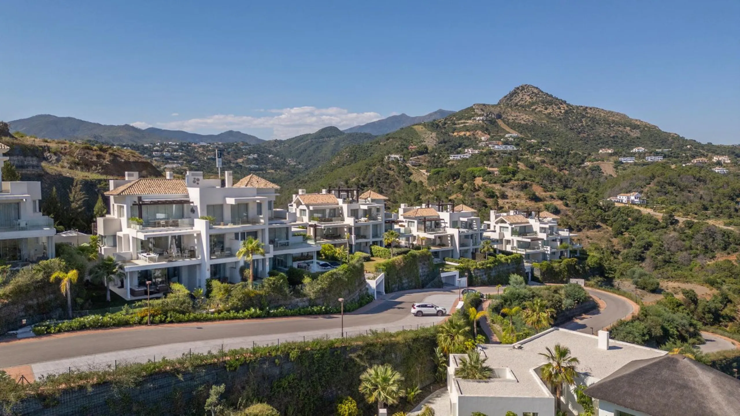 Apartment - Penthouse Duplex в продаже в Benahavís, Málaga. В доме 4 спален и 3 ванных комнат. Площадь дома 142 м²