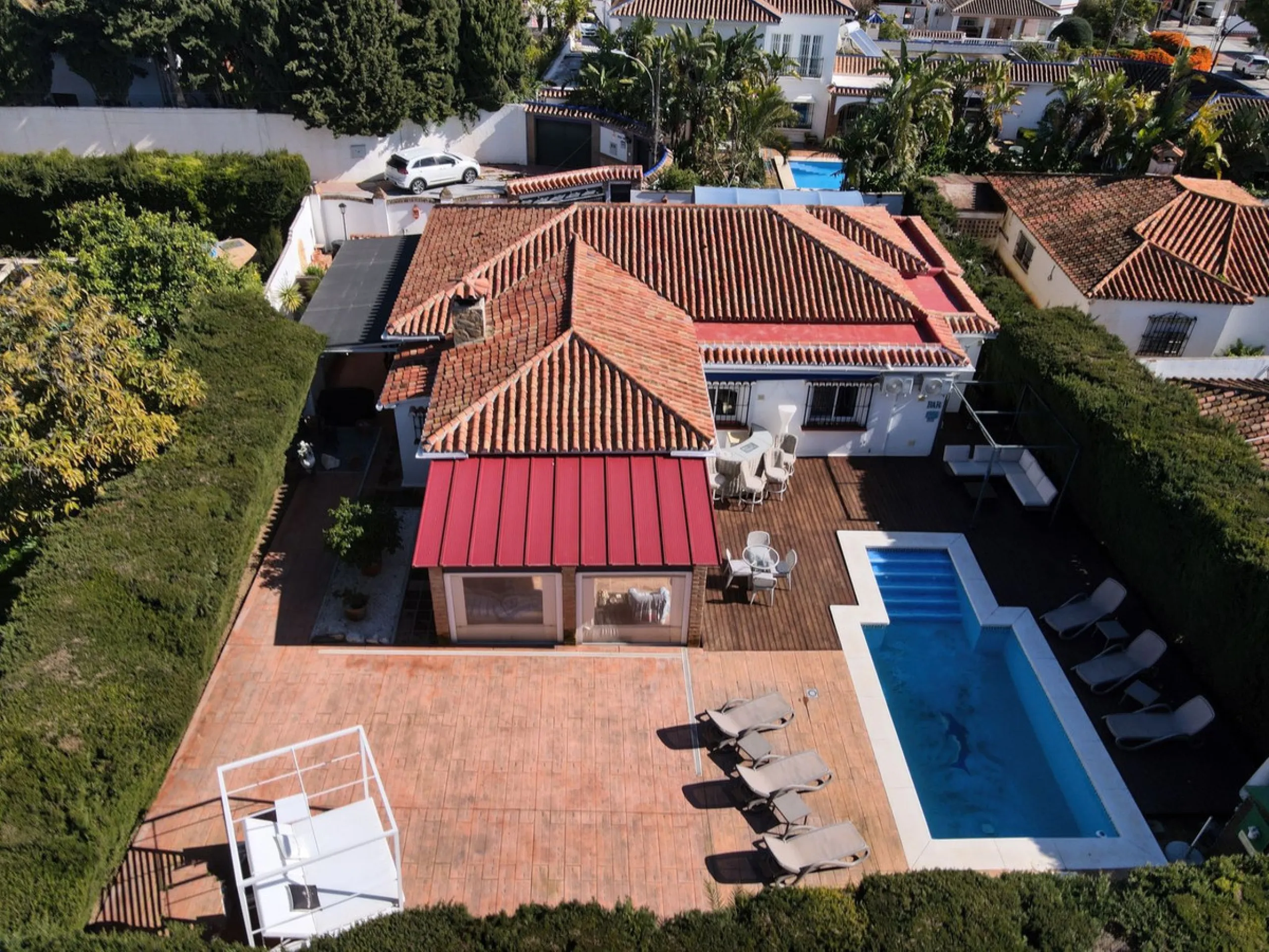 House - Detached Villa в продаже в Benalmadena, Málaga. В доме 3 спален и 2 ванных комнат. Площадь дома 142 м². Площадь участка 668 м²