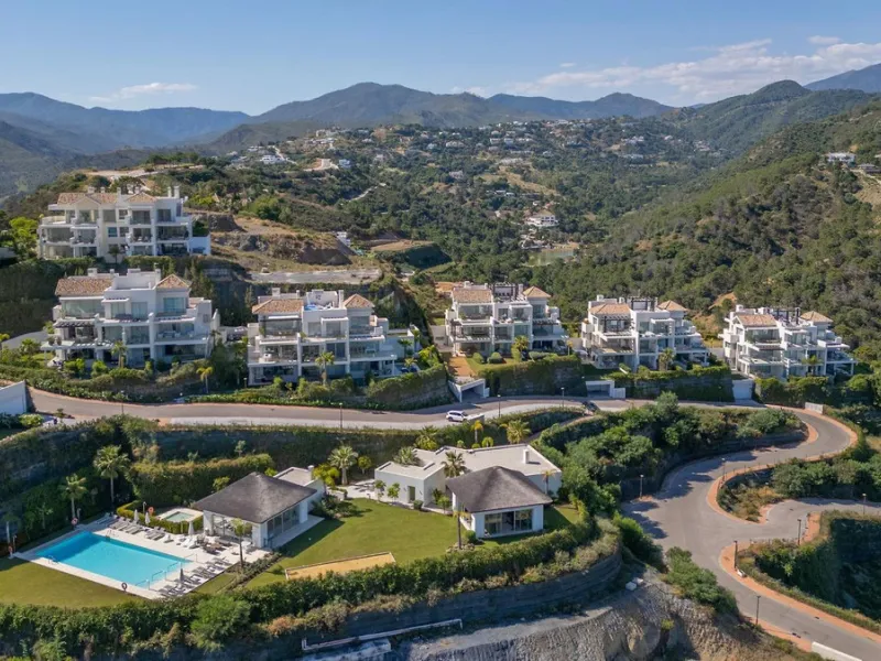 Apartment - Penthouse Duplex в продаже в Benahavís, Málaga. В доме 4 спален и 3 ванных комнат. Площадь дома 142 м²