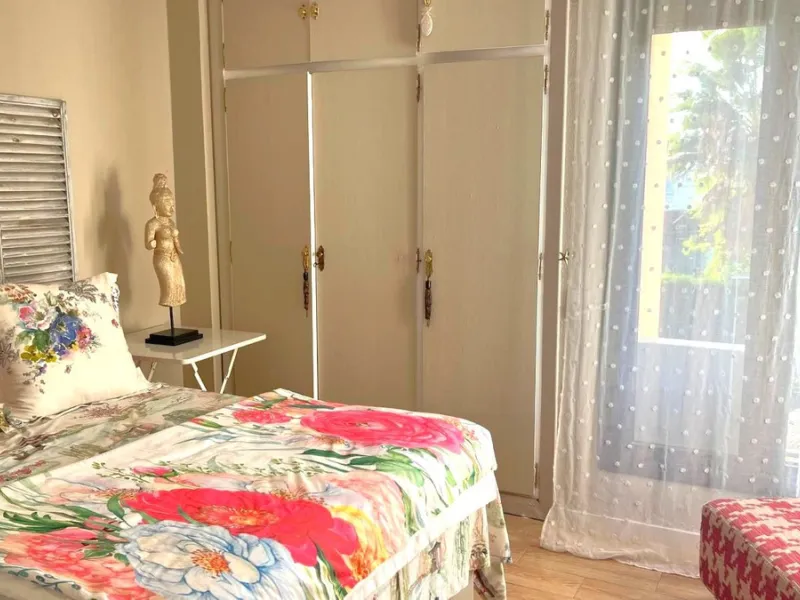 Step into this exceptional apartment, perfectly situated just moments from the glamorous Puerto Banús and Marbella's pristine beaches, in the heart of Nueva Andalucía—the prestigious 'Golf Valley' of the Costa del Sol. Known for its upscale lifestyle, wor