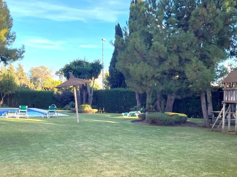 Step into this exceptional apartment, perfectly situated just moments from the glamorous Puerto Banús and Marbella's pristine beaches, in the heart of Nueva Andalucía—the prestigious 'Golf Valley' of the Costa del Sol. Known for its upscale lifestyle, wor
