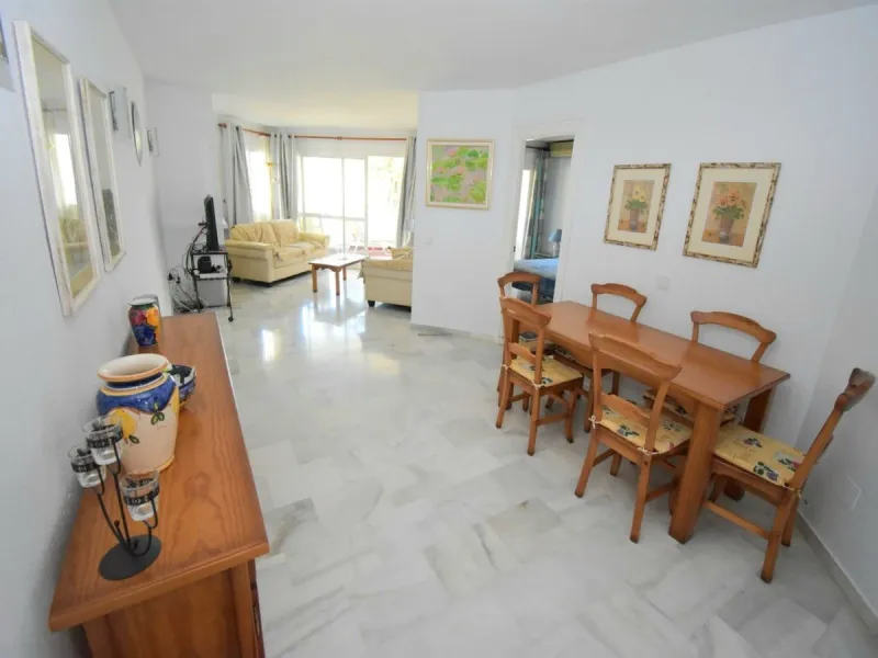 Beautifully Spacious 2 bedroom, 2 bathroom frontline Golf Apartment! This great property enjoys 2 wonderdul terraces, one with the most amazing west facing panoramic golf views and the other, looking to the stunning communal pools and gardens.