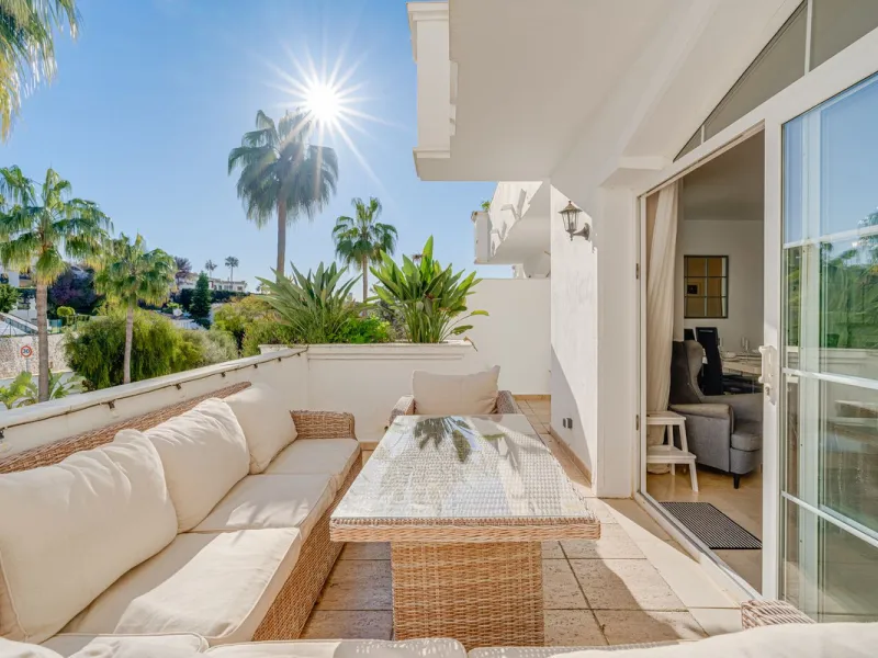 Situated in the sought-after area of Riviera del Sol, Mijas, this well-presented three-bedroom, two-bathroom first-floor apartment offers comfortable coastal living within walking distance of local amenities and the beach.