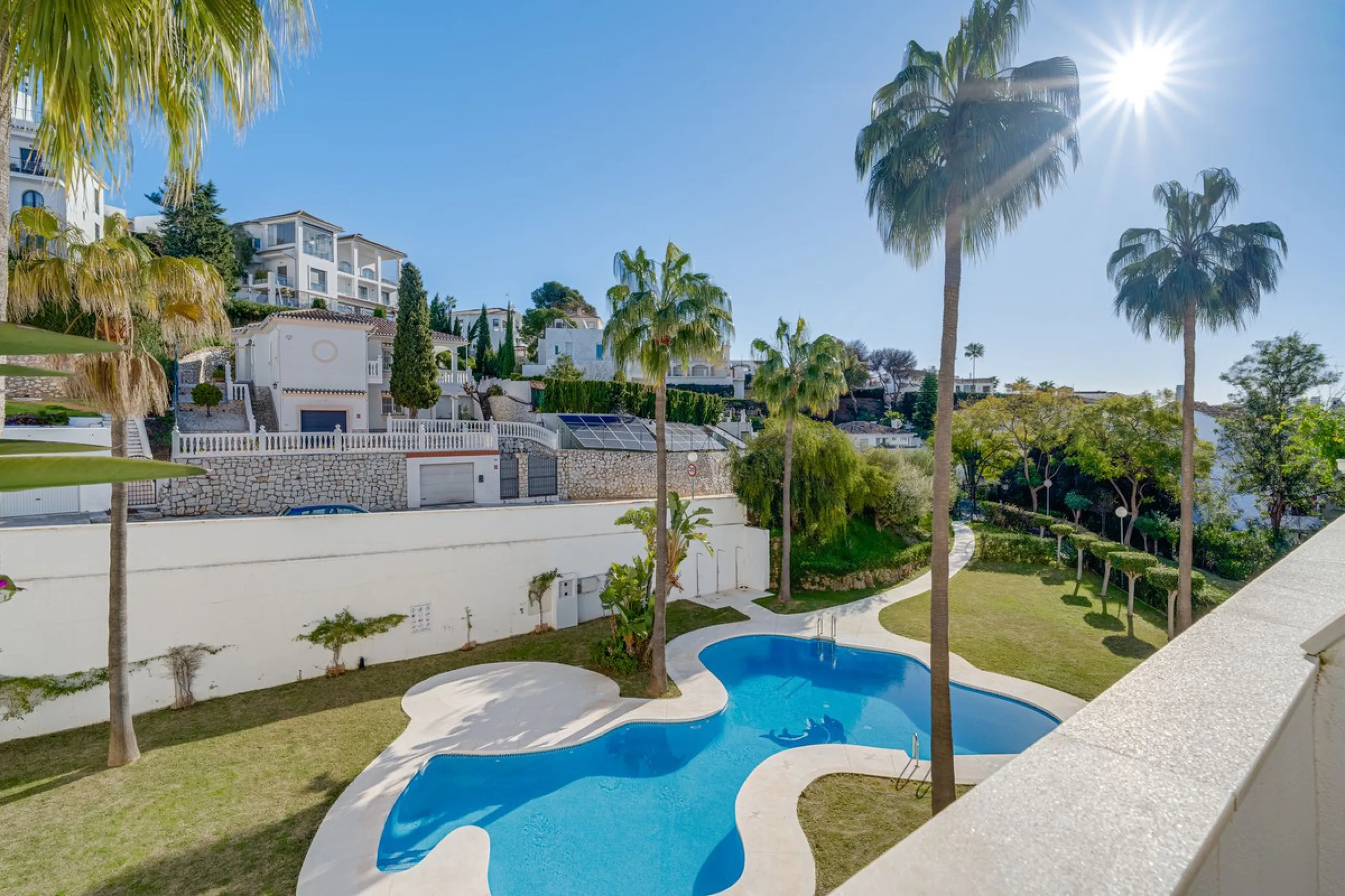 Situated in the sought-after area of Riviera del Sol, Mijas, this well-presented three-bedroom, two-bathroom first-floor apartment offers comfortable coastal living within walking distance of local amenities and the beach.