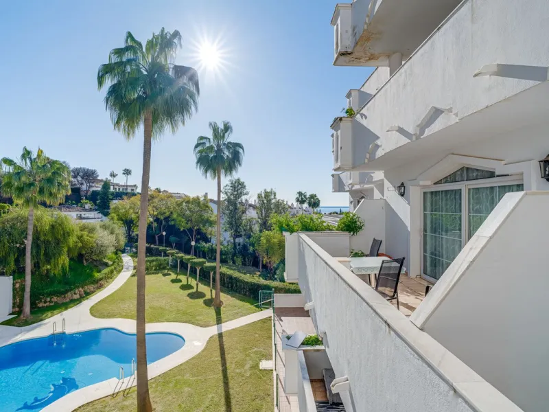 Situated in the sought-after area of Riviera del Sol, Mijas, this well-presented three-bedroom, two-bathroom first-floor apartment offers comfortable coastal living within walking distance of local amenities and the beach.