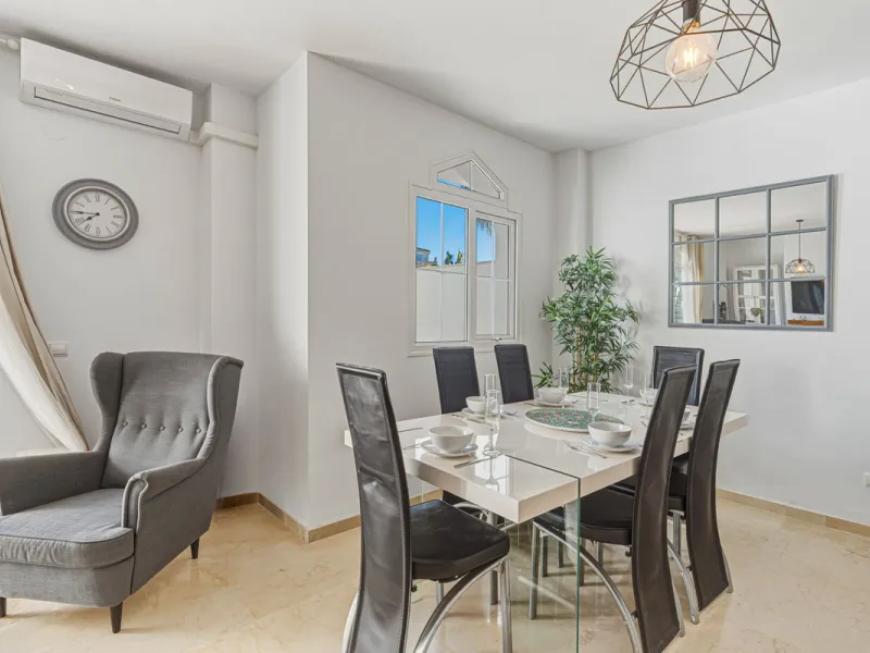 Situated in the sought-after area of Riviera del Sol, Mijas, this well-presented three-bedroom, two-bathroom first-floor apartment offers comfortable coastal living within walking distance of local amenities and the beach.