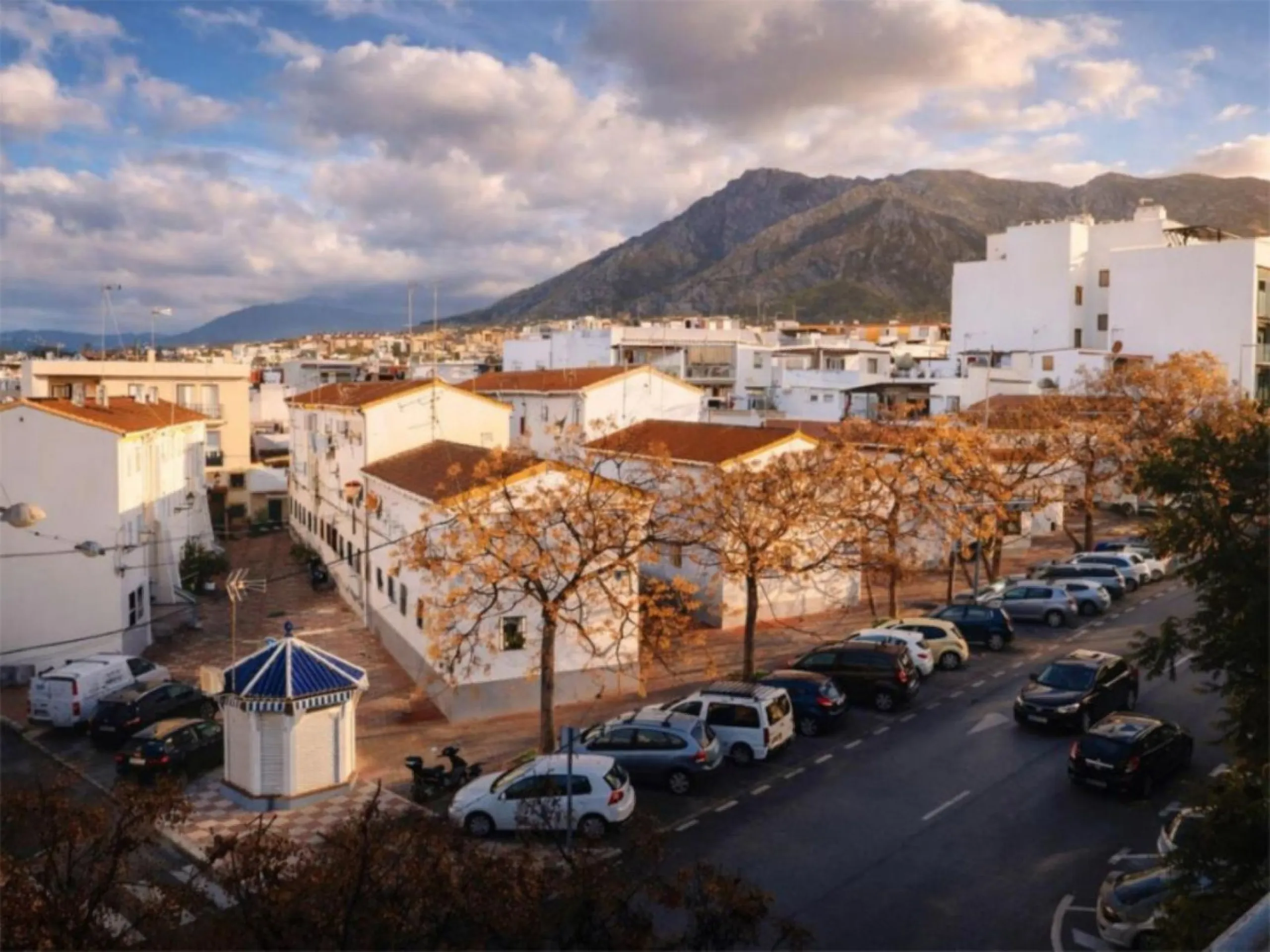 Апартамент средний этаж, Marbella, Costa del Sol