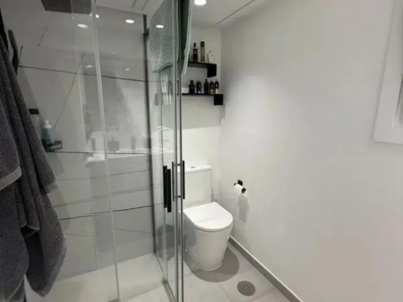 Corner house, with an independent pool.