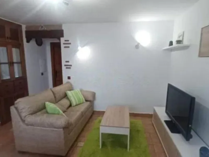 3 storey townhouse divided into 2 separate accommodation.