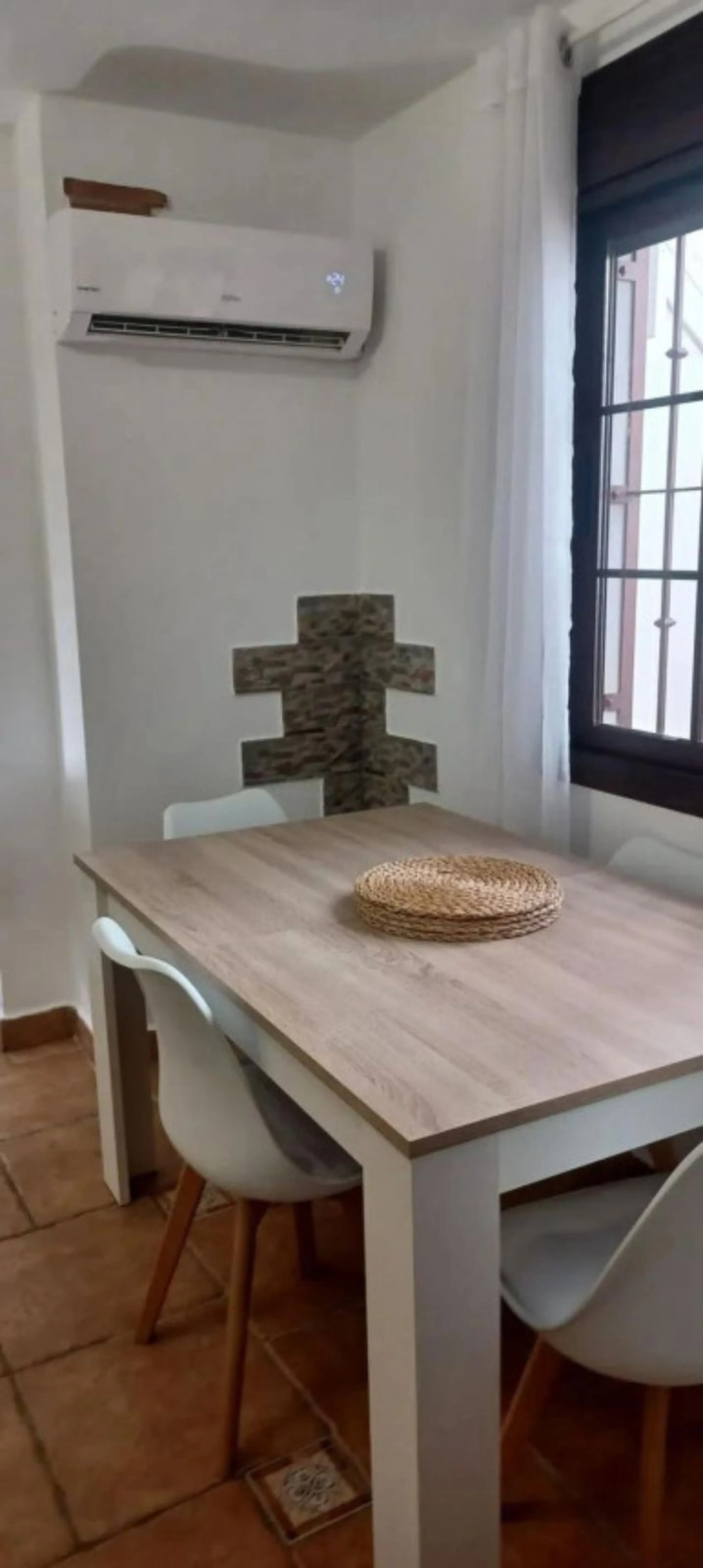 3 storey townhouse divided into 2 separate accommodation.