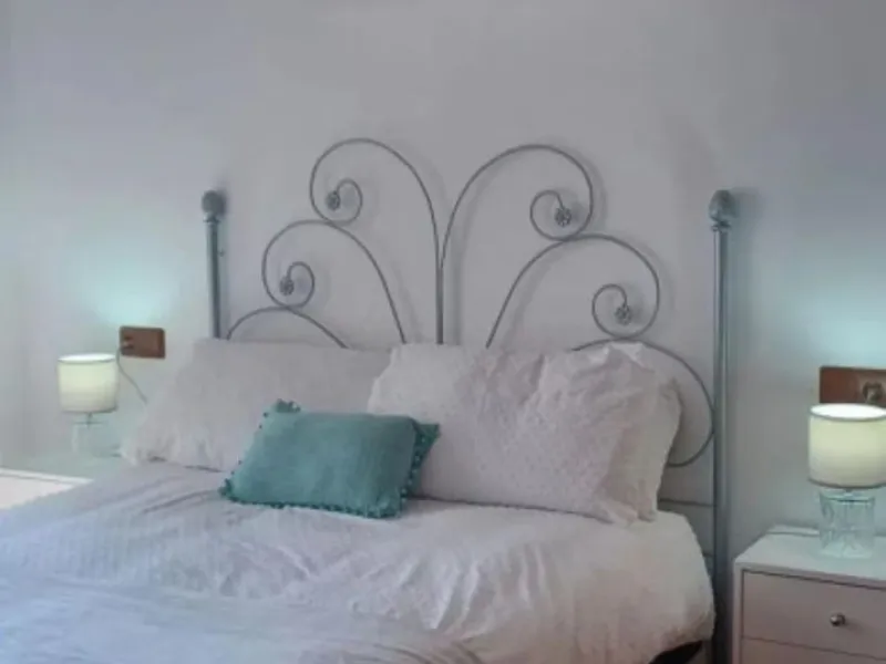 3 storey townhouse divided into 2 separate accommodation.