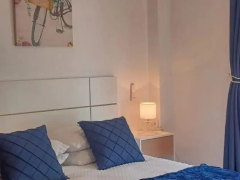 3 storey townhouse divided into 2 separate accommodation.