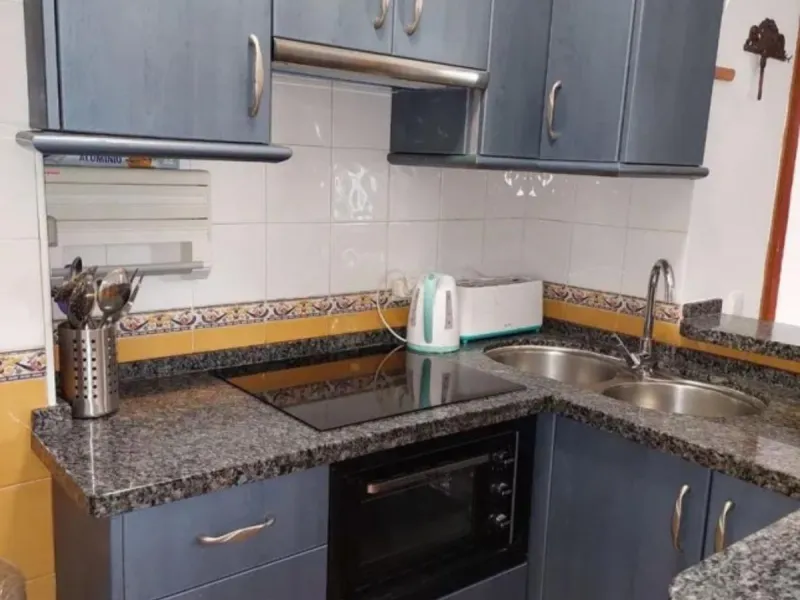 3 storey townhouse divided into 2 separate accommodation.