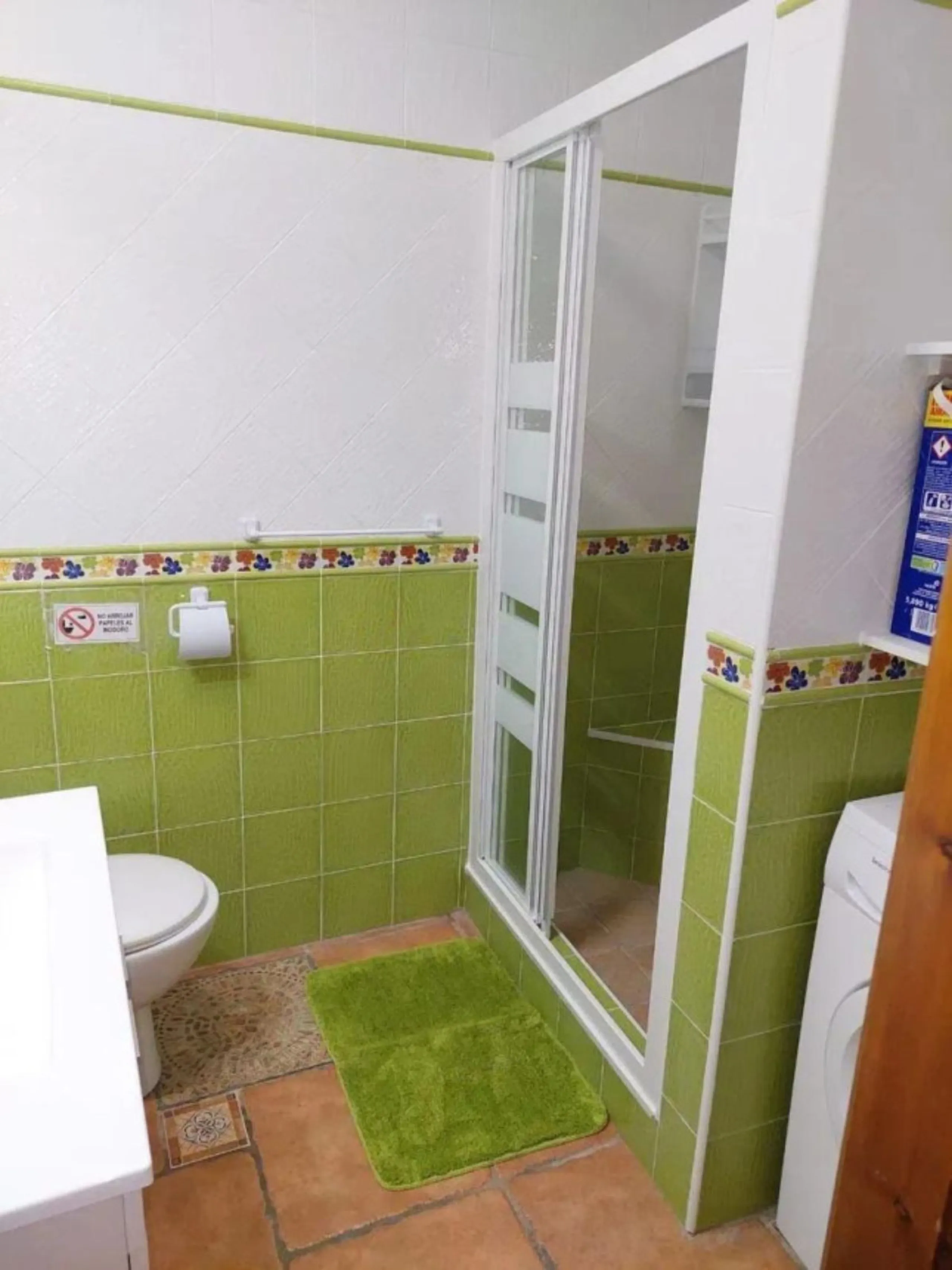 3 storey townhouse divided into 2 separate accommodation.