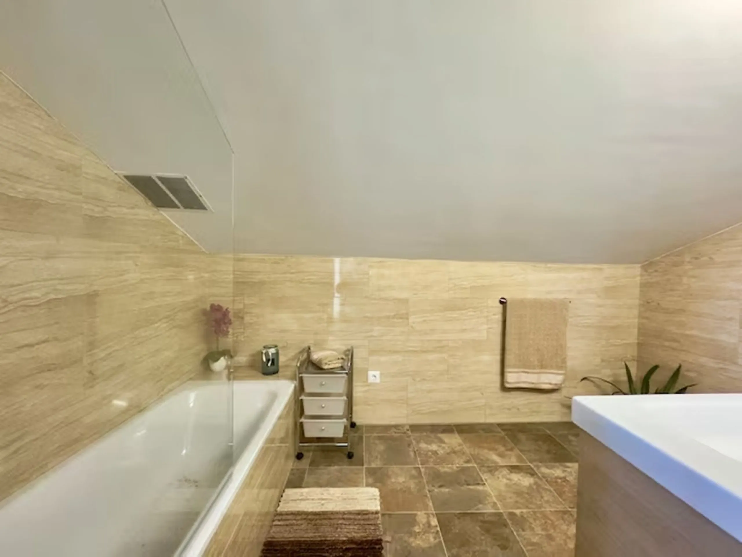 House - Finca - Cortijo в продаже в Coín, Málaga. В доме 4 спален и 2 ванных комнат. Площадь дома 348 м². Площадь участка 24100 м²